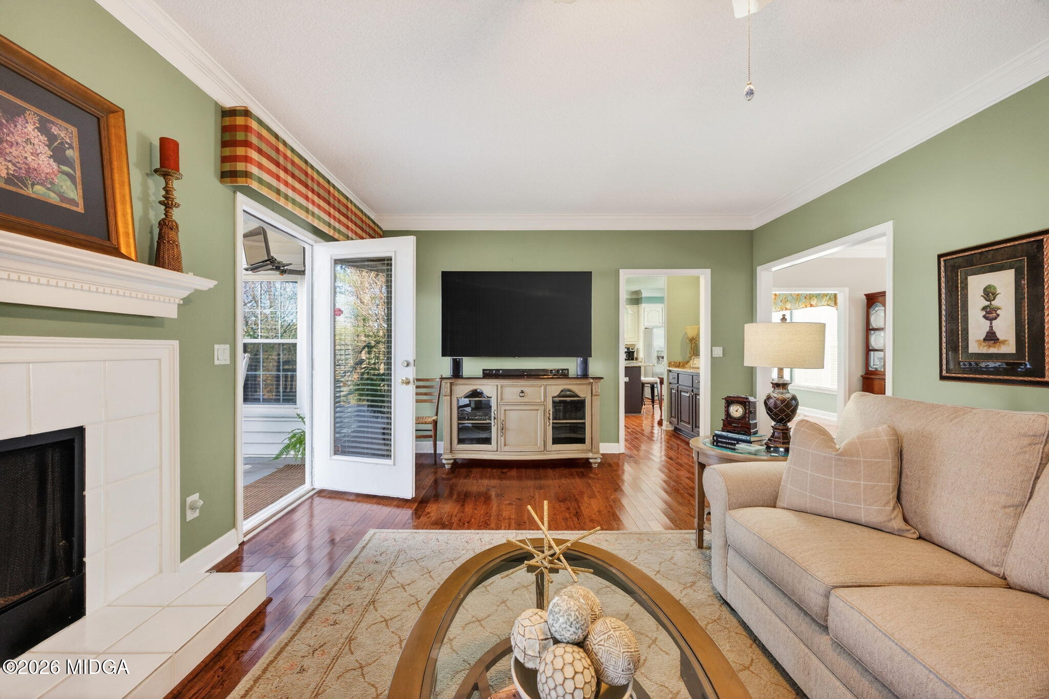 312 Pinnacle Park Macon, GA 31220 - Photo 21 of 63 a living room with furniture and a flat screen tv