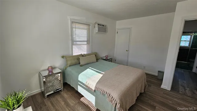 $749,000 | 956 Hillside Boulevard, New Hyde Park, NY 11040