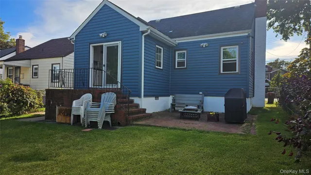 $749,000 | 956 Hillside Boulevard, New Hyde Park, NY 11040