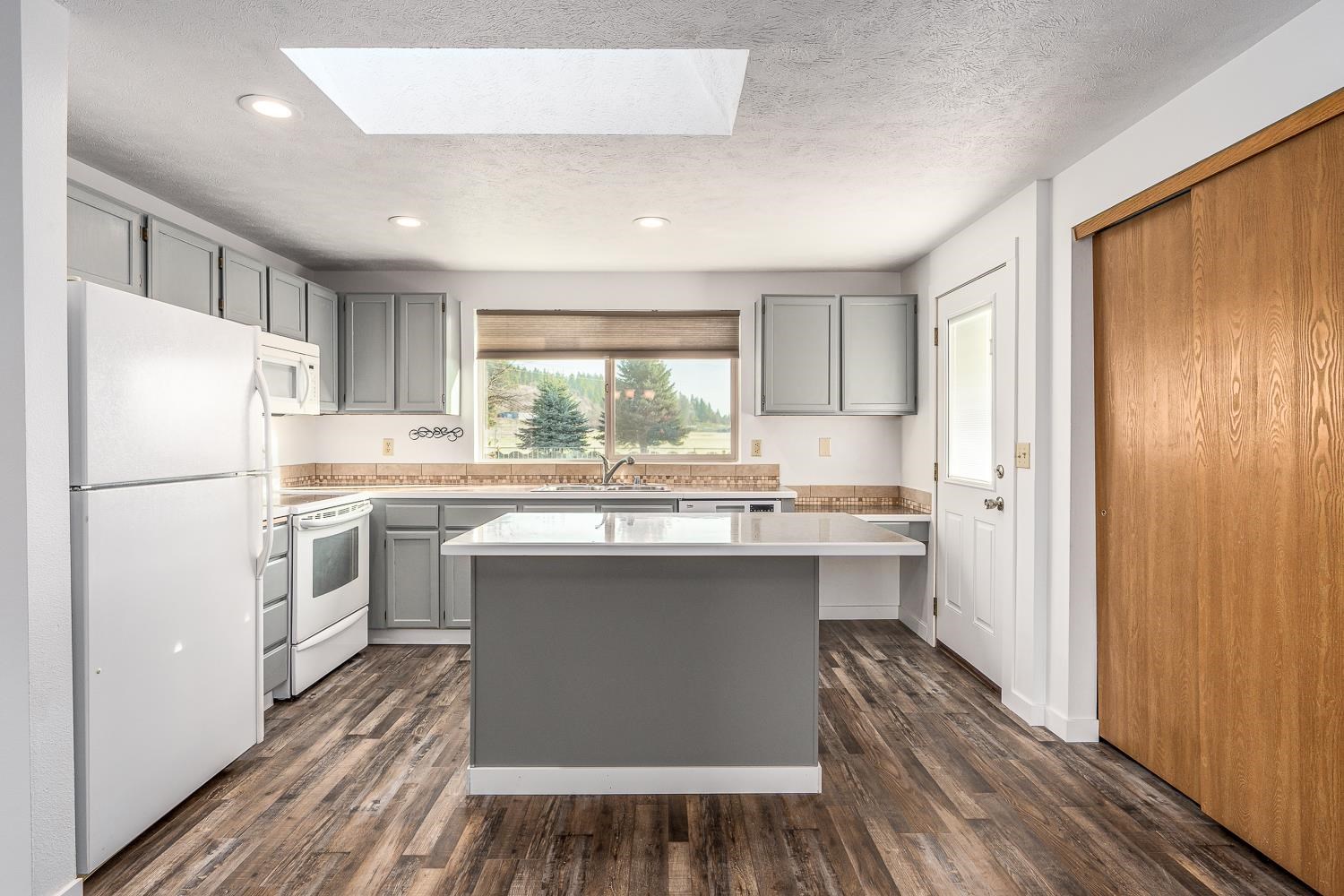 5112 North Lucille Road Spokane Valley, WA 99216 - Photo 6 of 28 Gallery Image 6