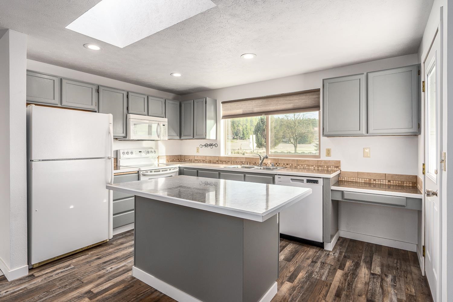 5112 North Lucille Road Spokane Valley, WA 99216 - Photo 7 of 28 Gallery Image 7