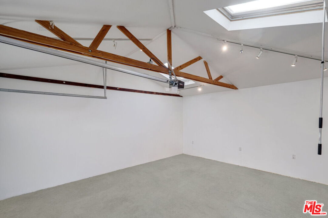 219 3rd Avenue, Unit 1/2 Venice, CA 90291 - Photo 12 of 13 a view of an empty walk in closet