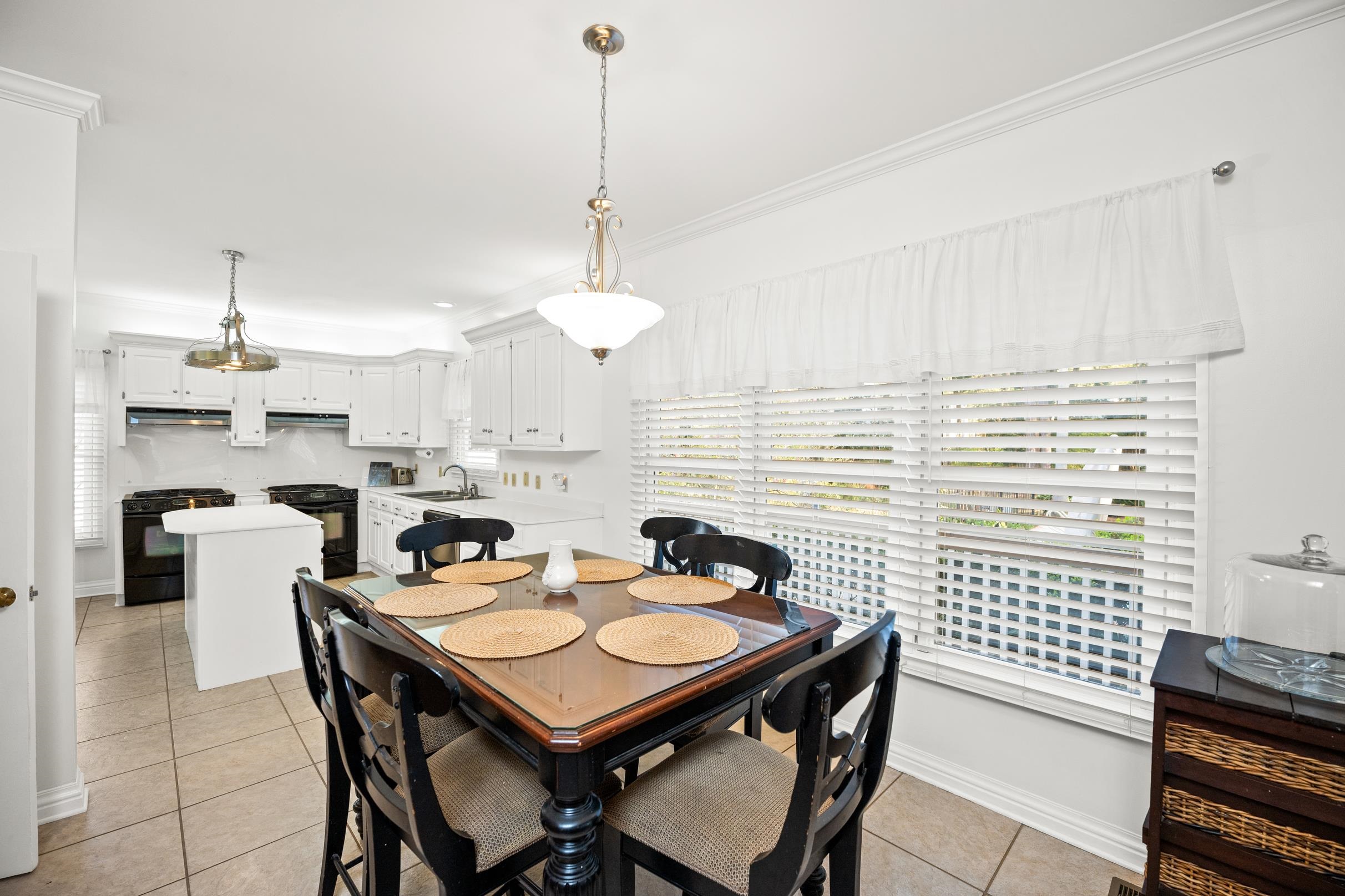 510 Oak Ridge Court West Daphne, AL 36526 - Photo 14 of 50 Dining Area