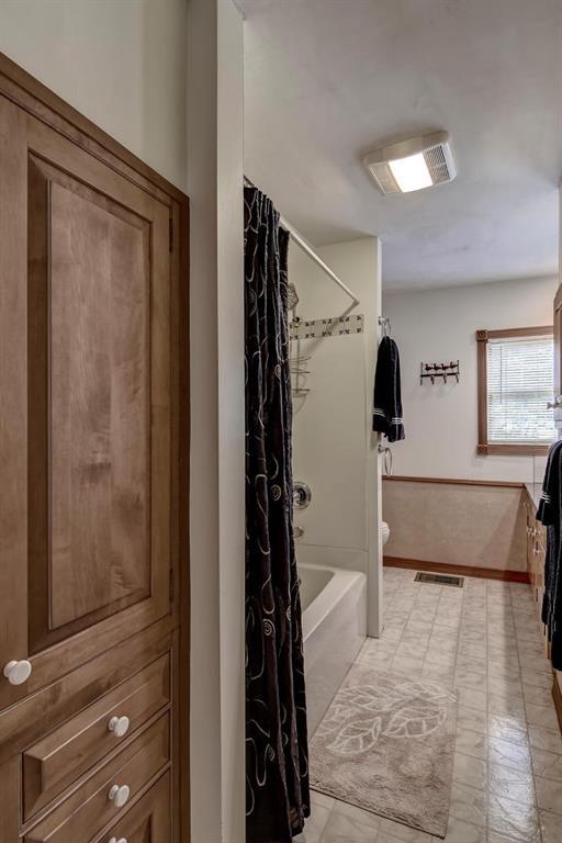 38 Fifield Point Road Stonington, ME 04681 - Photo 28 of 41 Full Bathroom