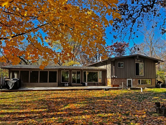 $549,000 | 109 South Crooked Creek Trail, Barrington, IL 60010