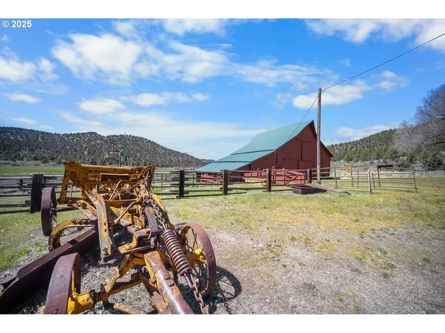 a view of outdoor space yard and patio