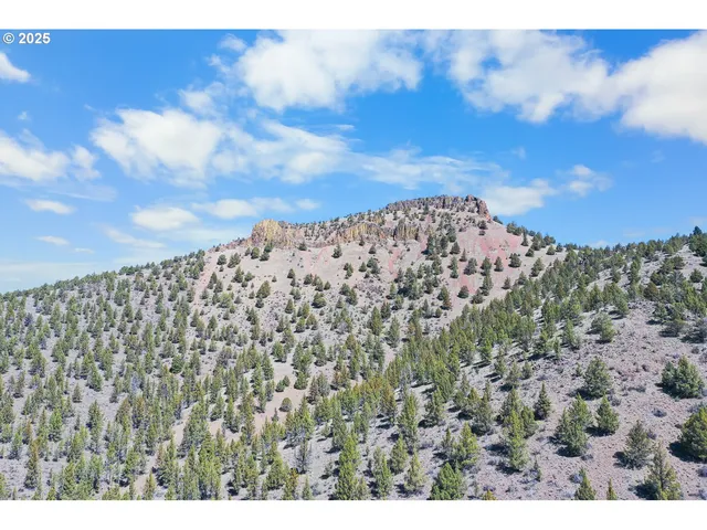 a view of a large building