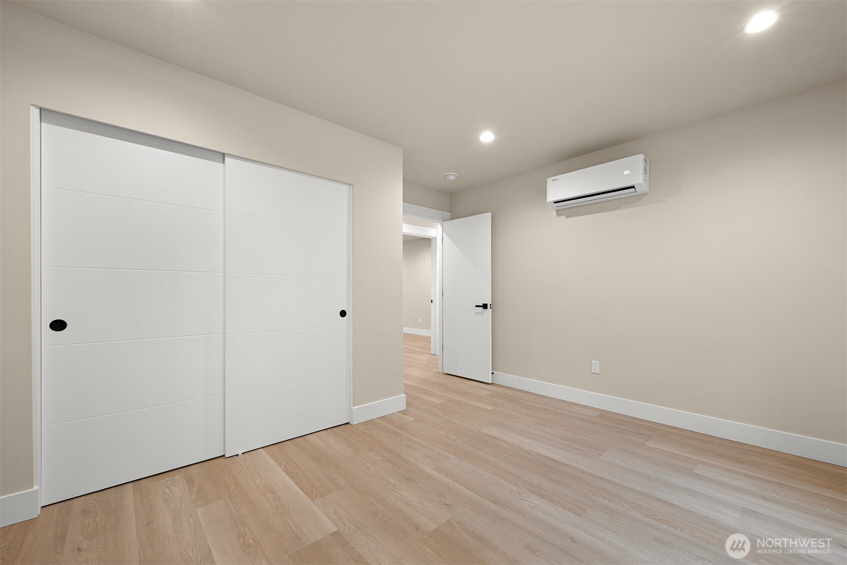 353 Sudden Valley Drive Bellingham, WA 98229 - Photo 33 of 40 a view of an empty room