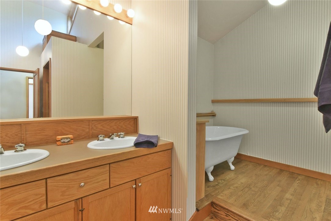 23203 Locust Way Bothell, WA 98021 - Photo 13 of 25