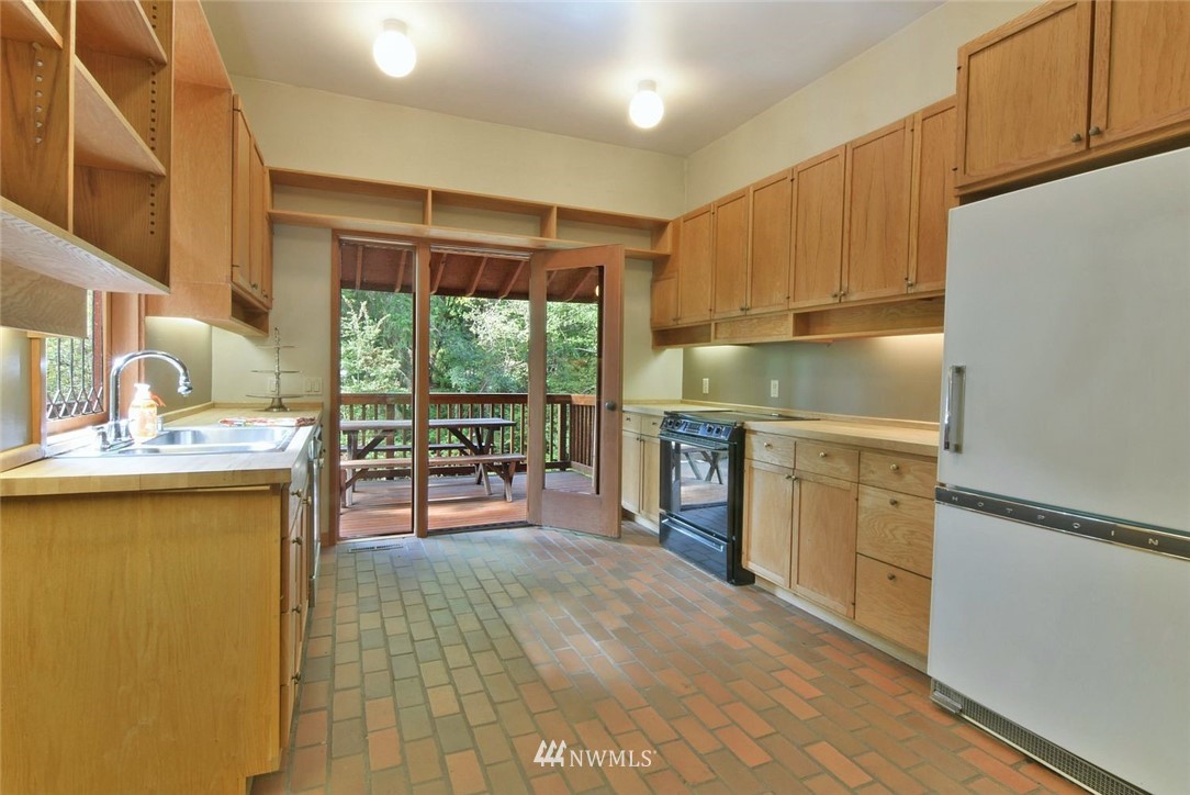 23203 Locust Way Bothell, WA 98021 - Photo 6 of 25