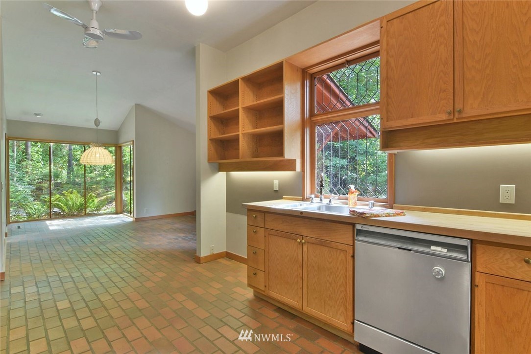 23203 Locust Way Bothell, WA 98021 - Photo 7 of 25
