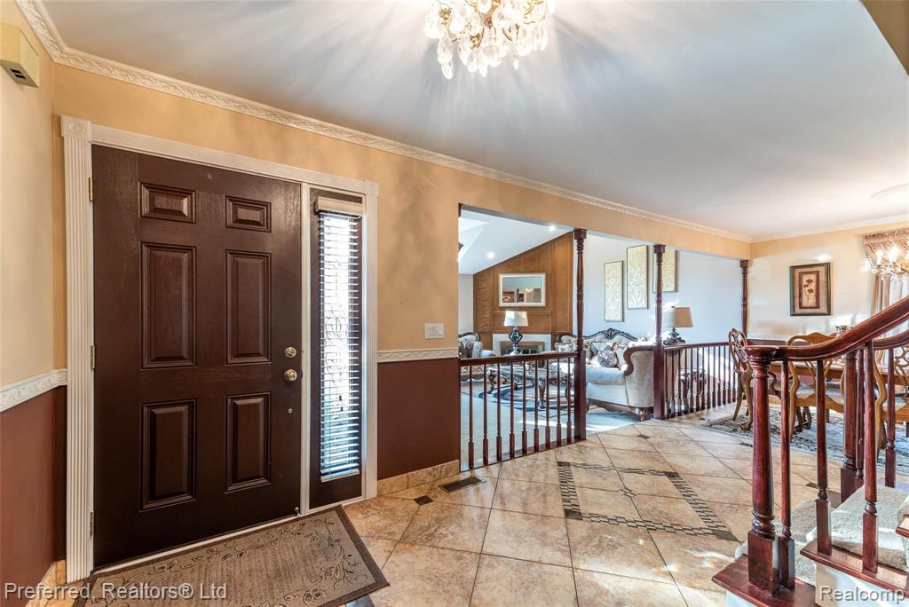 31170 Country Ridge Circle Farmington Hills, MI 48331 - Photo 8 of 56