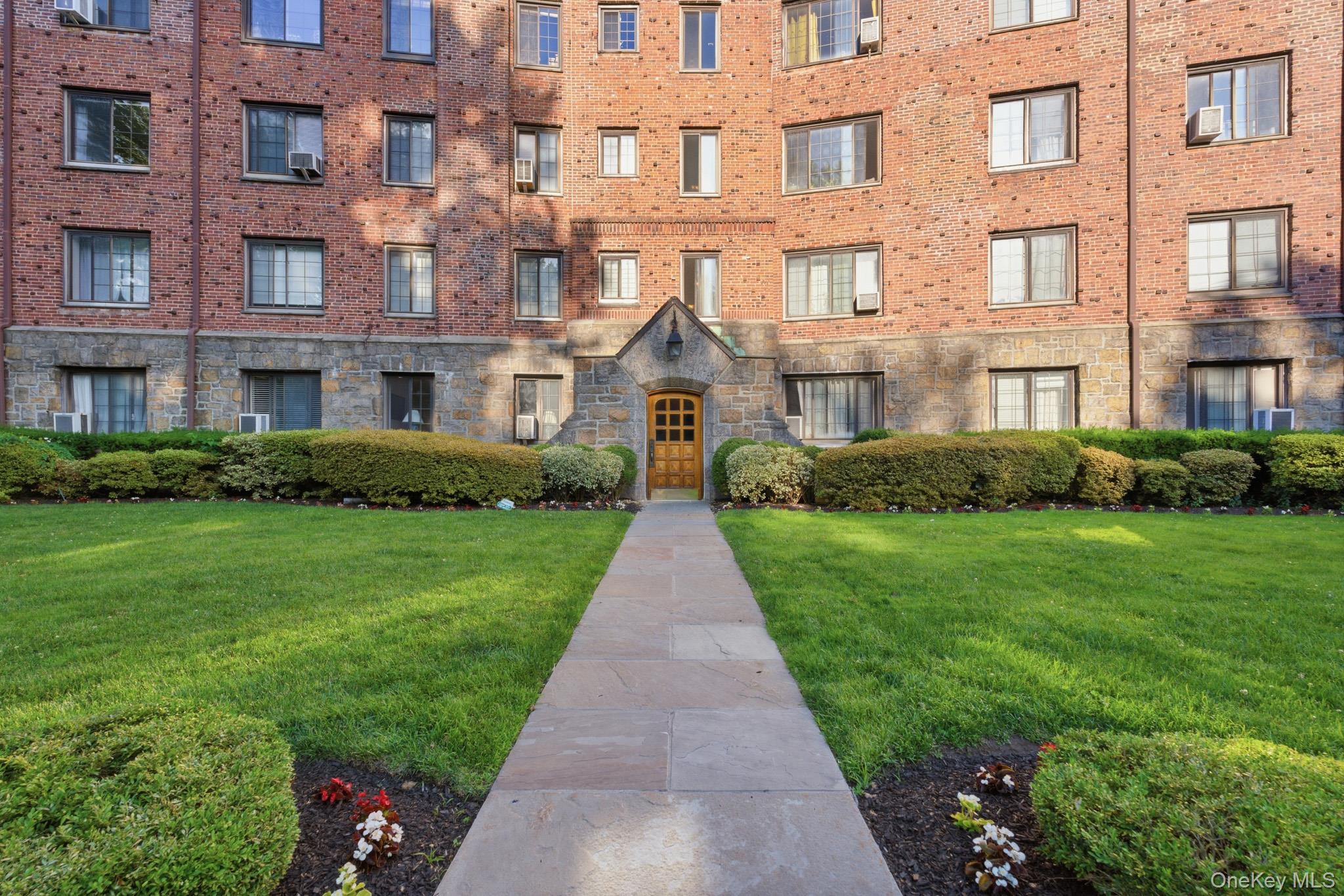 914 Wynnewood Road, Unit LL1 Pelham, NY 10803 - Photo 14 of 16