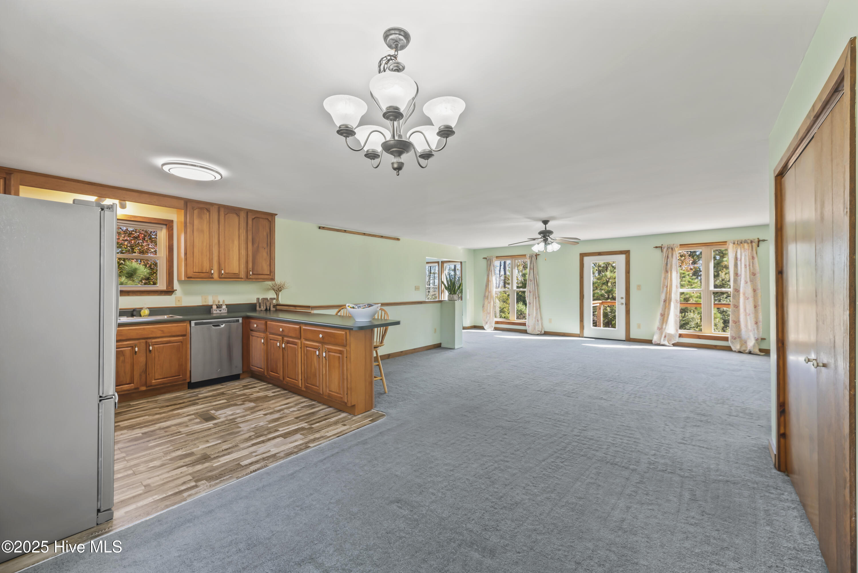 142 Major Island Road Maple, NC 27956 - Photo 13 of 35 Living/Dining