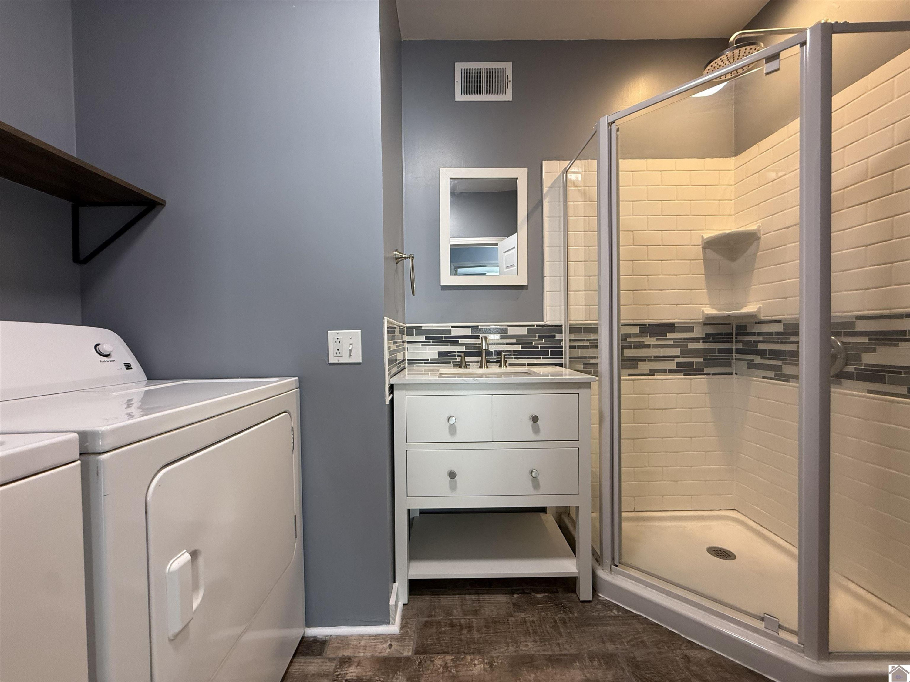 307 3rd Street Hazel, KY 42049 - Photo 27 of 44 Full Hall Bath w/Laundry