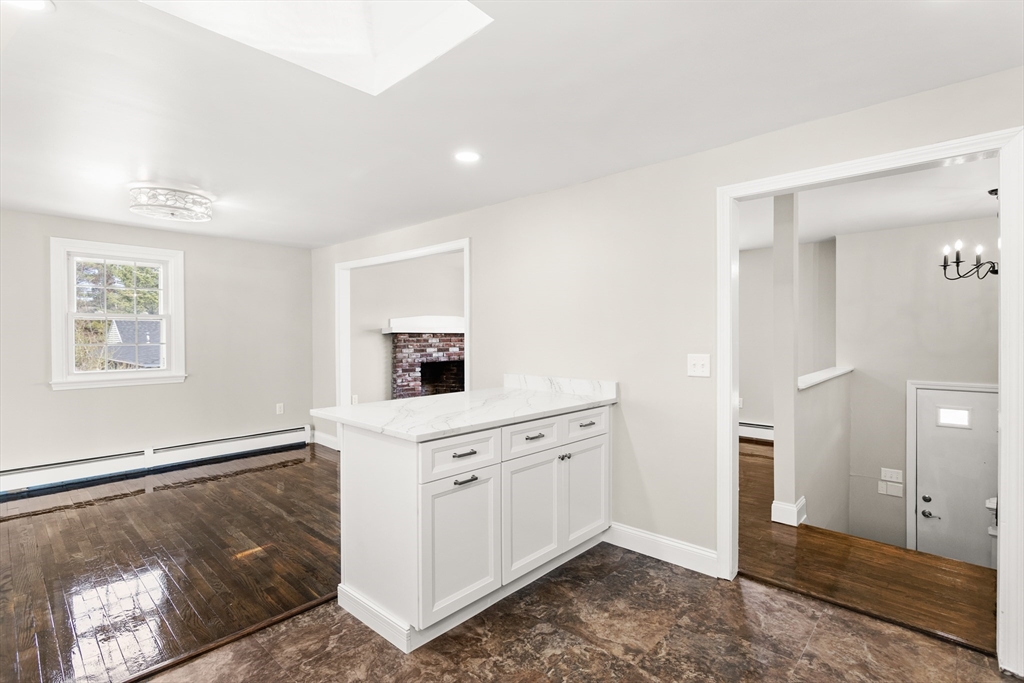 765 South Mammoth Road Manchester, NH 03103 - Photo 11 of 21