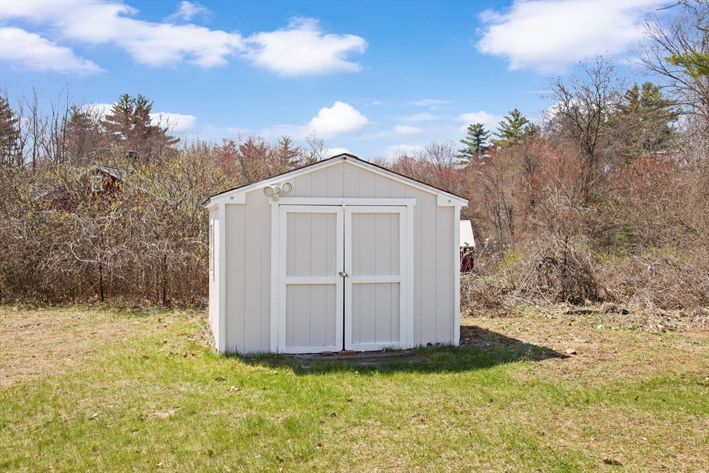 765 South Mammoth Road Manchester, NH 03103 - Photo 5 of 21