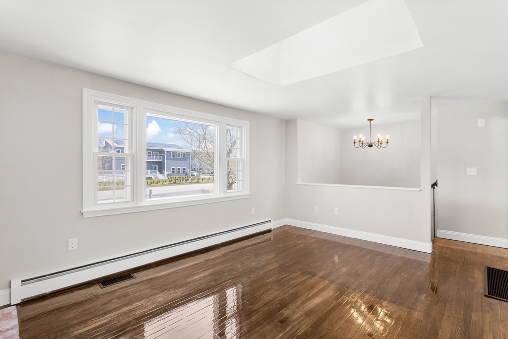 765 South Mammoth Road Manchester, NH 03103 - Photo 8 of 21