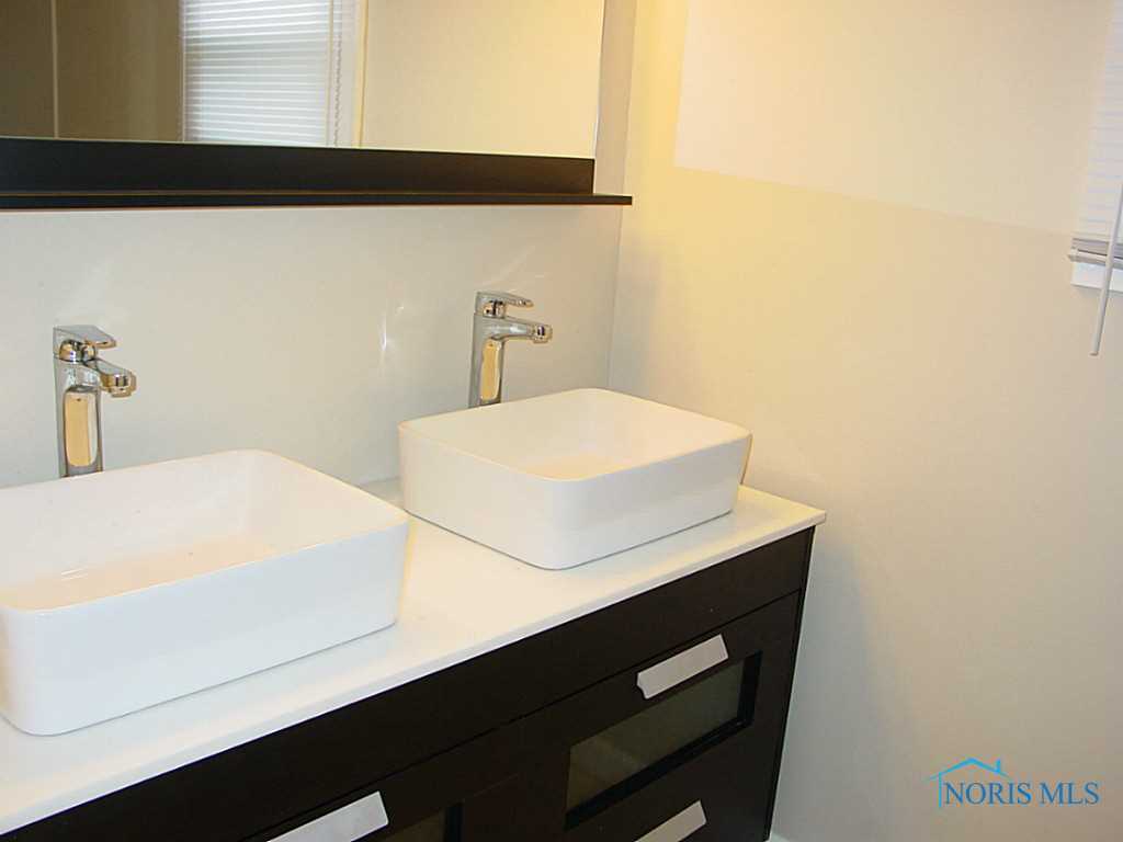 8980 Mandell Road Perrysburg, OH 43551 - Photo 14 of 18 Gallery Image 14