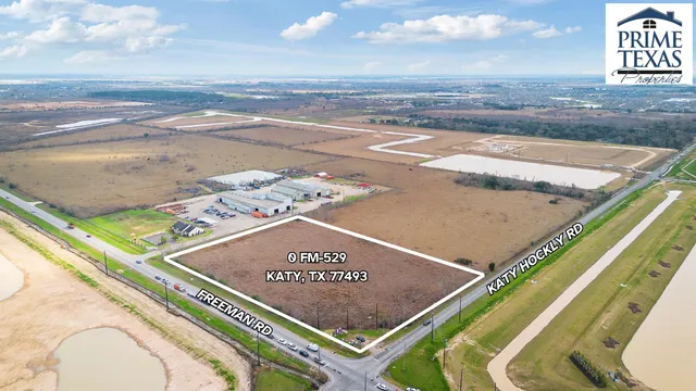 a view of a outdoor space