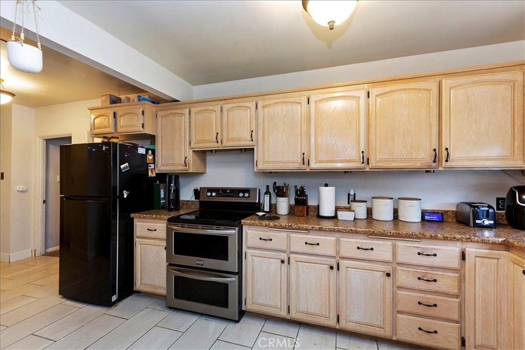 4910 Brockton Avenue Riverside, CA 92506 - Photo 17 of 35 Kitchen