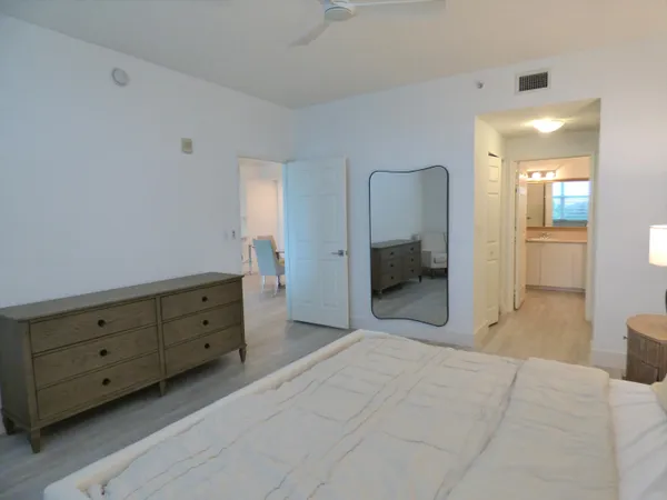 $5,000 | 802 West Windward Way, Unit 303, Lantana, FL 33462