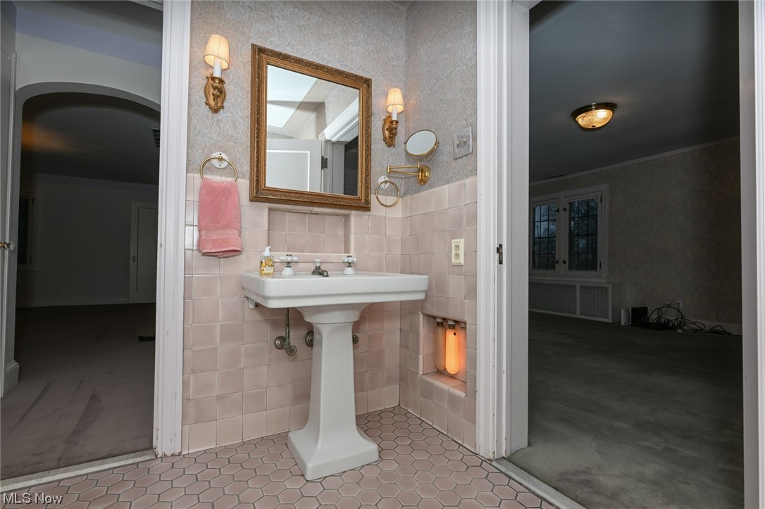 871 Merriman Road Akron, OH 44303 - Photo 31 of 35 Bathroom on upper level