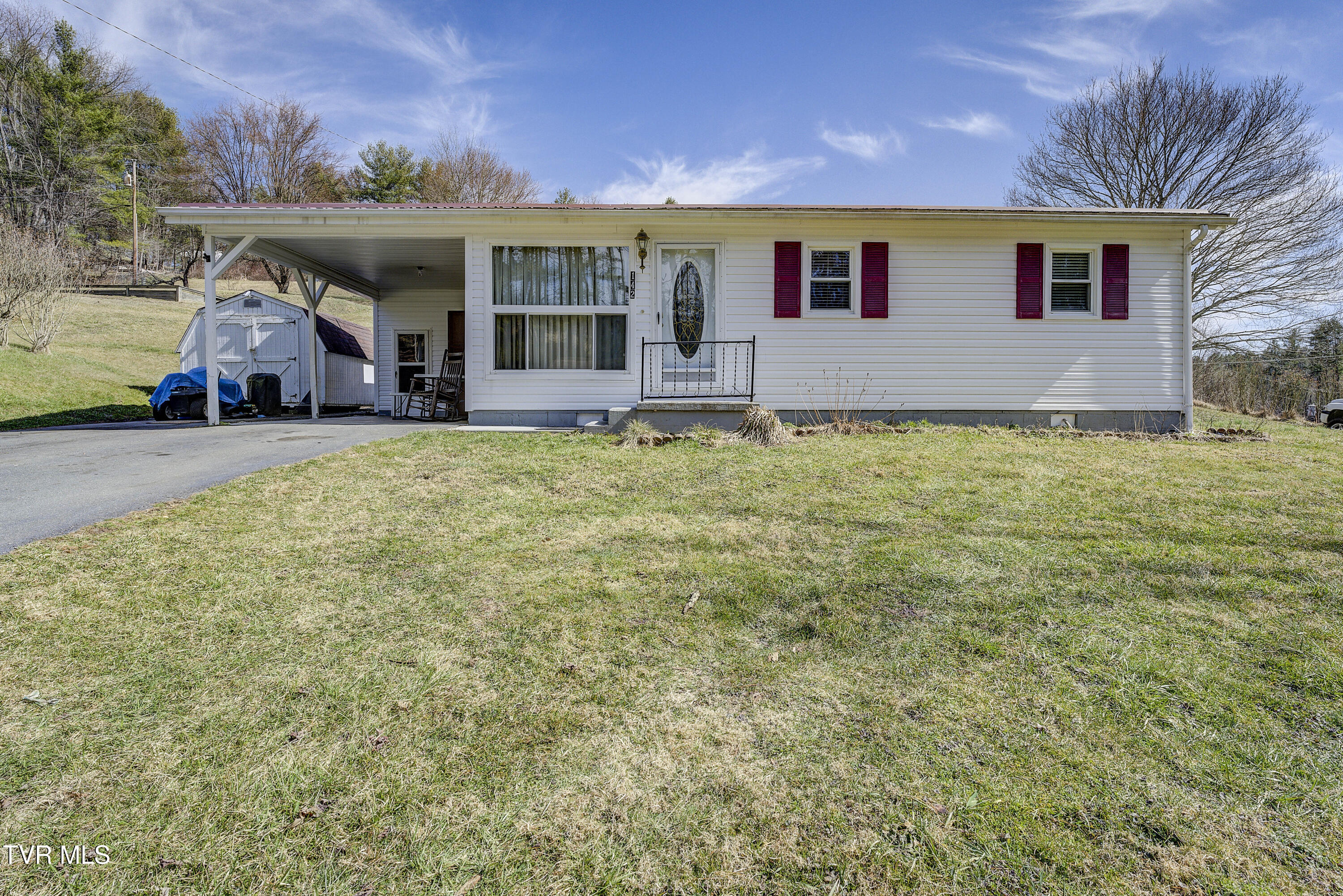 142 Cressview Road Mountain City, TN 37683 - Photo 2 of 35 Cressview-27