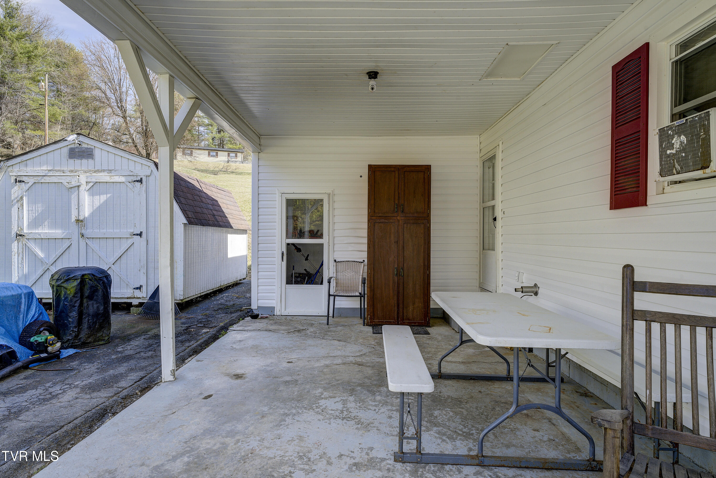 142 Cressview Road Mountain City, TN 37683 - Photo 5 of 35 Cressview-24