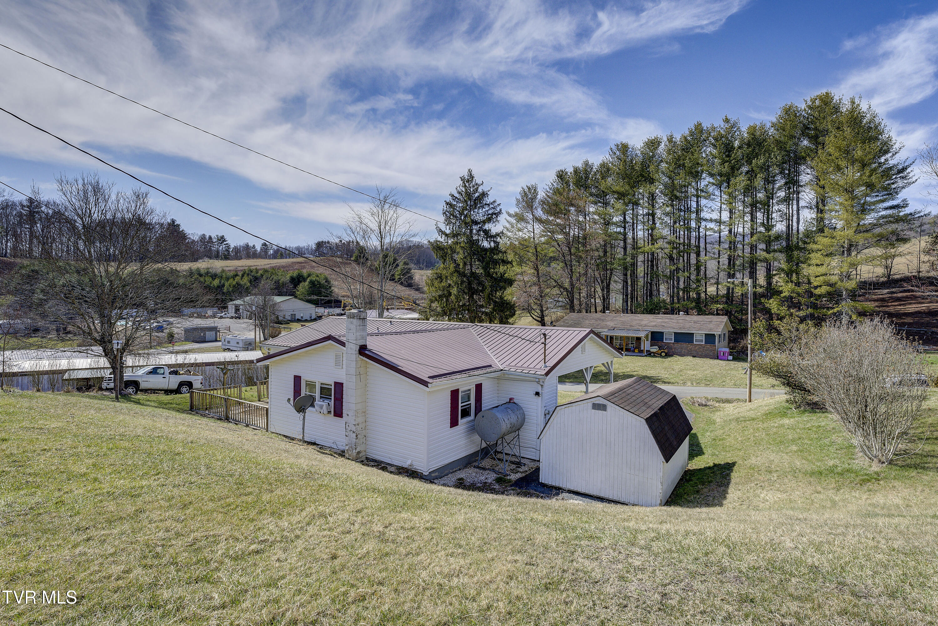 142 Cressview Road Mountain City, TN 37683 - Photo 6 of 35 Cressview-23