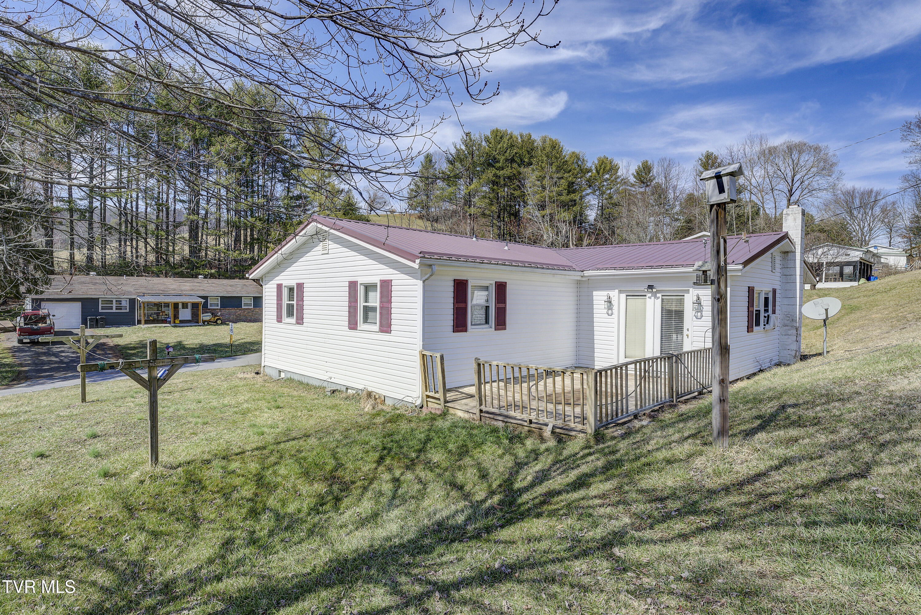 142 Cressview Road Mountain City, TN 37683 - Photo 8 of 35 Cressview-21