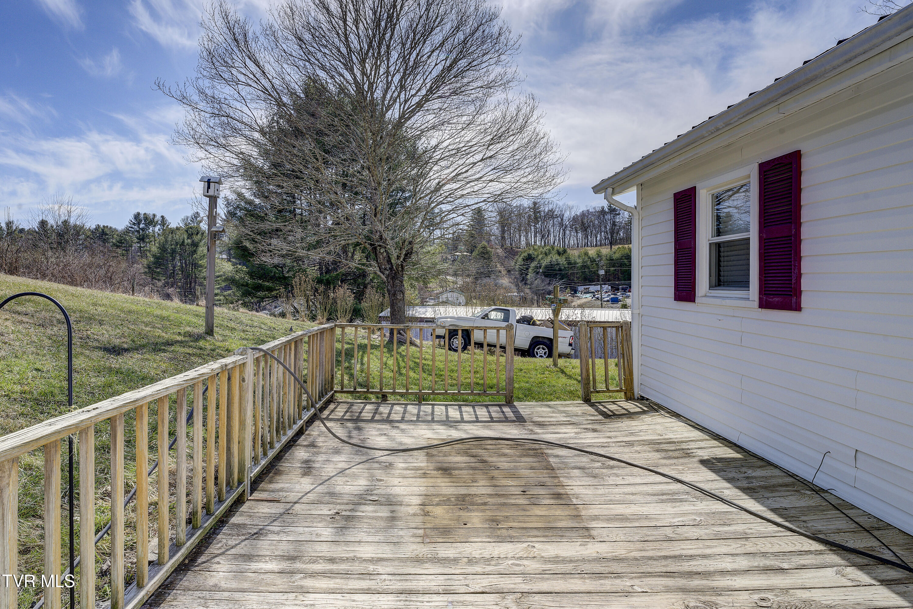 142 Cressview Road Mountain City, TN 37683 - Photo 10 of 35 Cressview-19