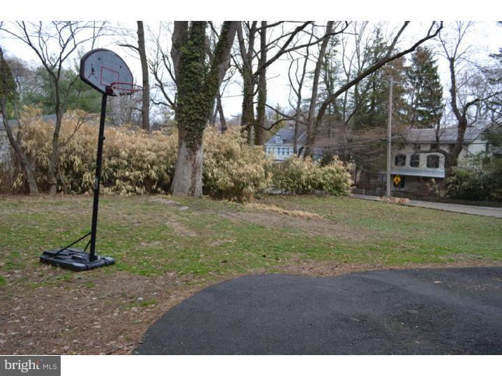 1301 Ashbourne Road Cheltenham, PA 19027 - Photo 25 of 25 Side Yard