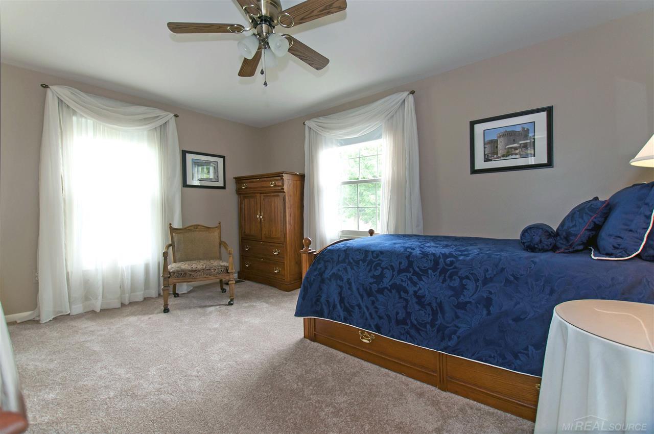515 Fisher Road Grosse Pointe, MI 48230 - Photo 26 of 42 31294404-25.JPG
