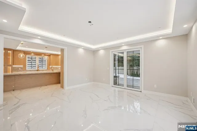 $3,225,000 | 25 MacArthur Avenue, Closter, NJ 07624