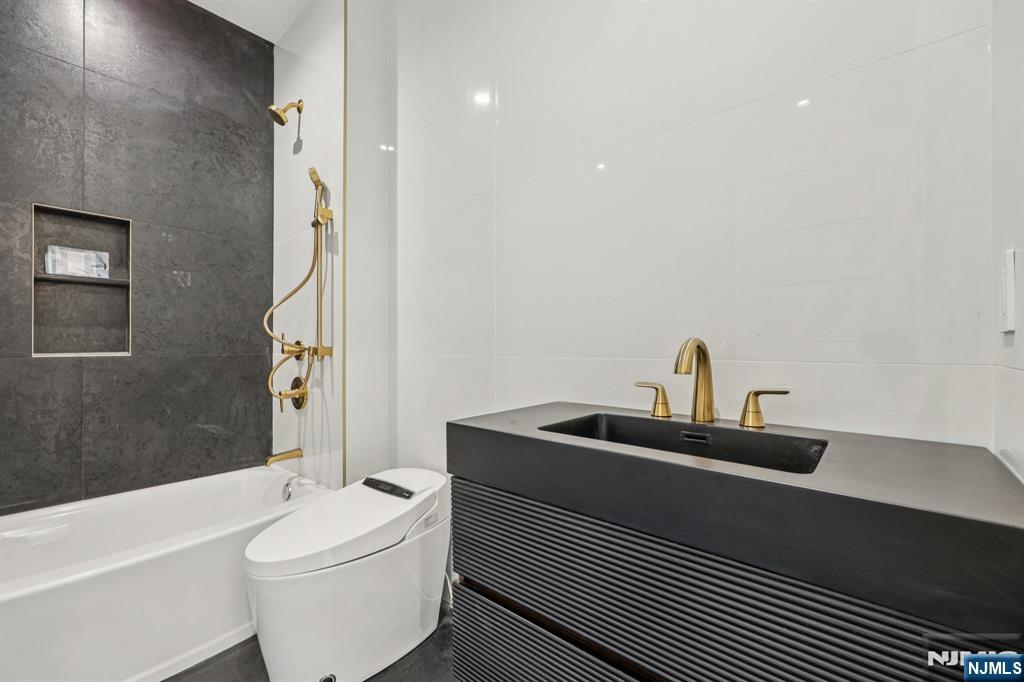 25 MacArthur Avenue Closter, NJ 07624 - Photo 14 of 49