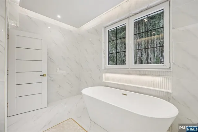 $3,225,000 | 25 MacArthur Avenue, Closter, NJ 07624