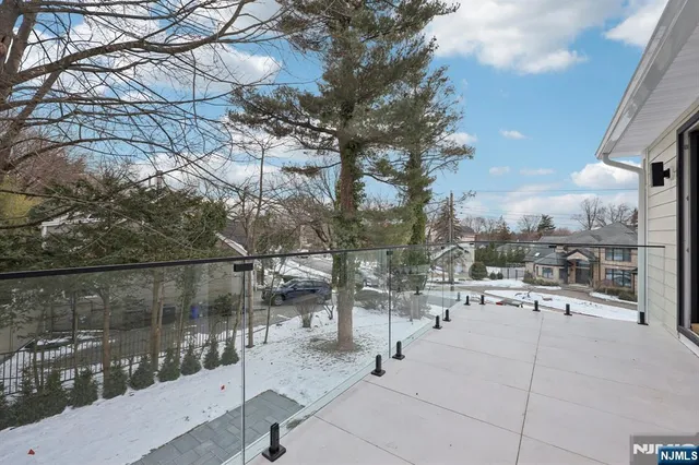 $3,225,000 | 25 MacArthur Avenue, Closter, NJ 07624