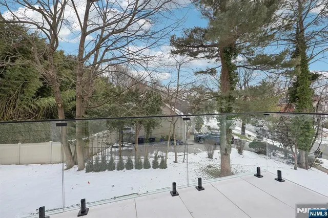 $3,225,000 | 25 MacArthur Avenue, Closter, NJ 07624