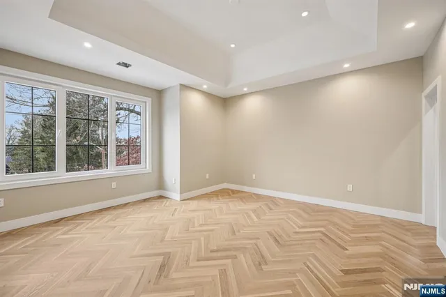 $3,225,000 | 25 MacArthur Avenue, Closter, NJ 07624