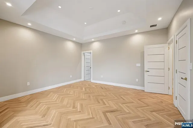 $3,225,000 | 25 MacArthur Avenue, Closter, NJ 07624