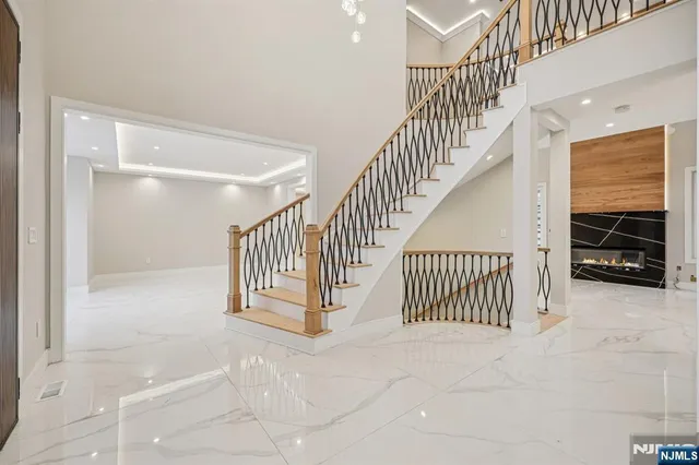 $3,225,000 | 25 MacArthur Avenue, Closter, NJ 07624