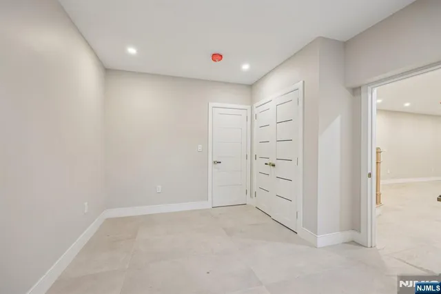 $3,225,000 | 25 MacArthur Avenue, Closter, NJ 07624