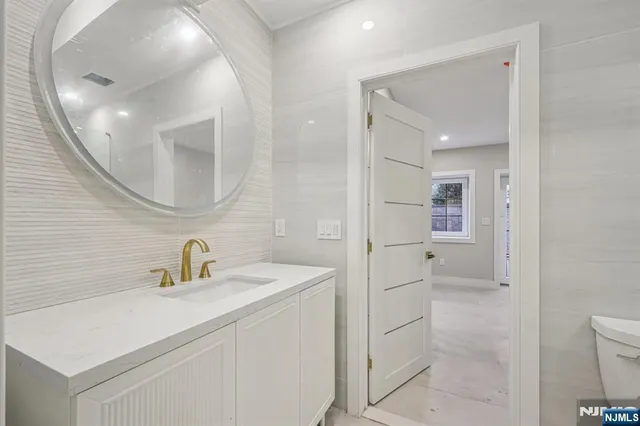 $3,225,000 | 25 MacArthur Avenue, Closter, NJ 07624