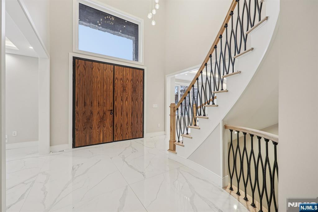 25 MacArthur Avenue Closter, NJ 07624 - Photo 5 of 49