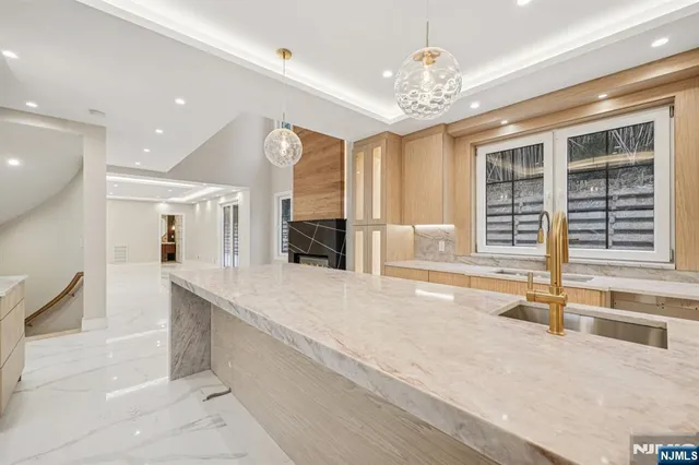 $3,225,000 | 25 MacArthur Avenue, Closter, NJ 07624