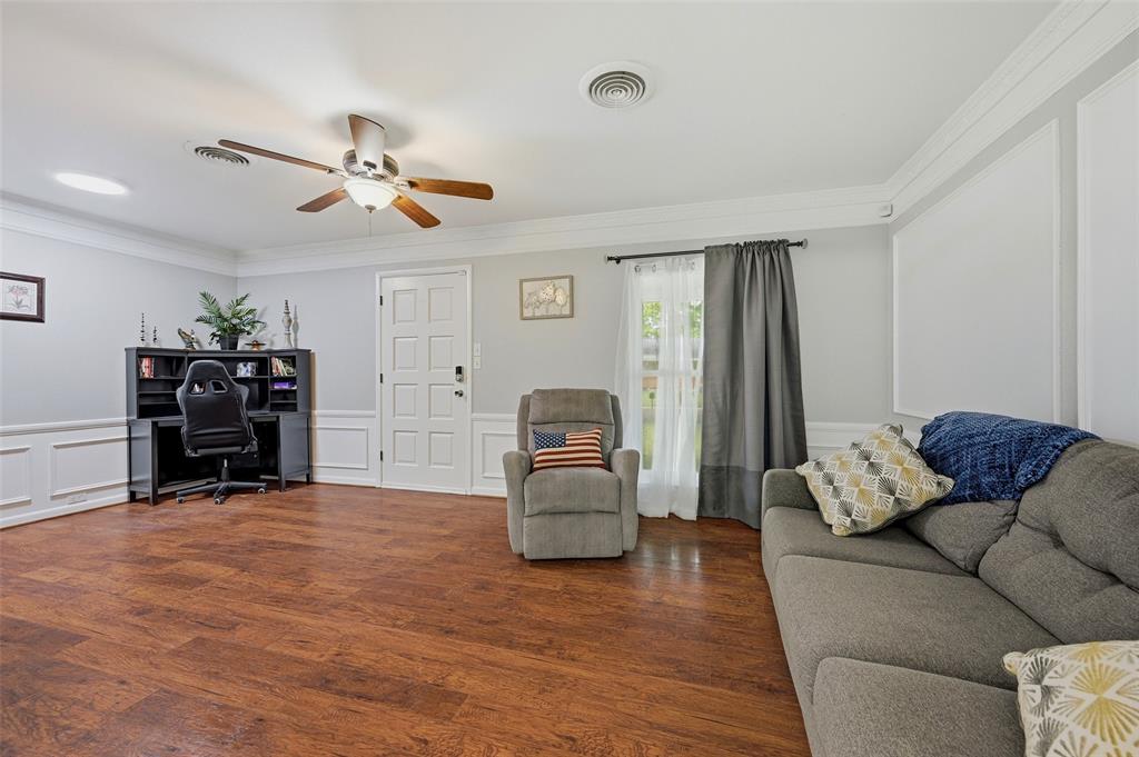 1914 Laurel Road Gainesville, TX 76240 - Photo 8 of 34