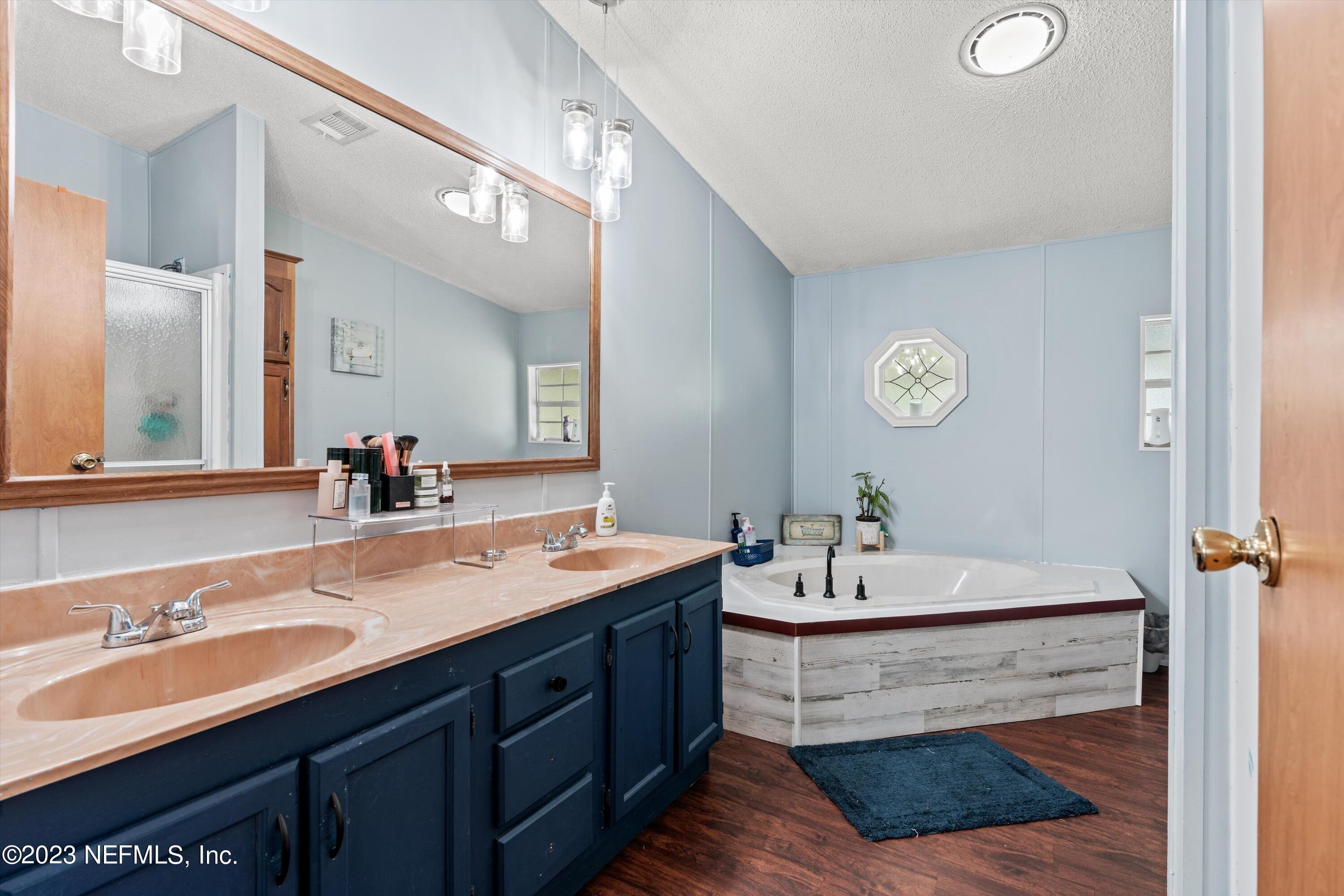 7940 Plummer Road Jacksonville, FL 32219 - Photo 19 of 27 19-Primary Bathroom