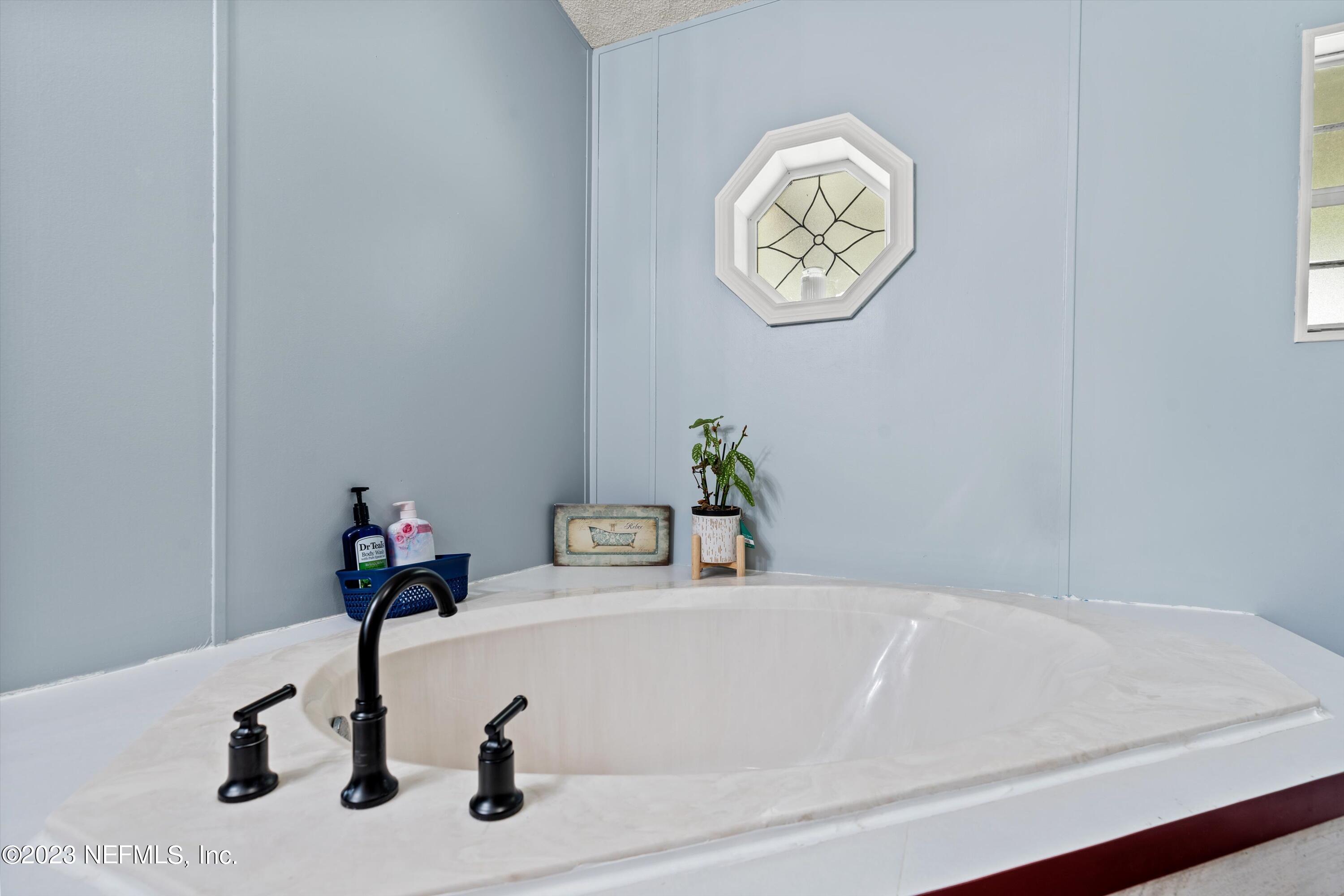 7940 Plummer Road Jacksonville, FL 32219 - Photo 20 of 27 20-Garden Tub