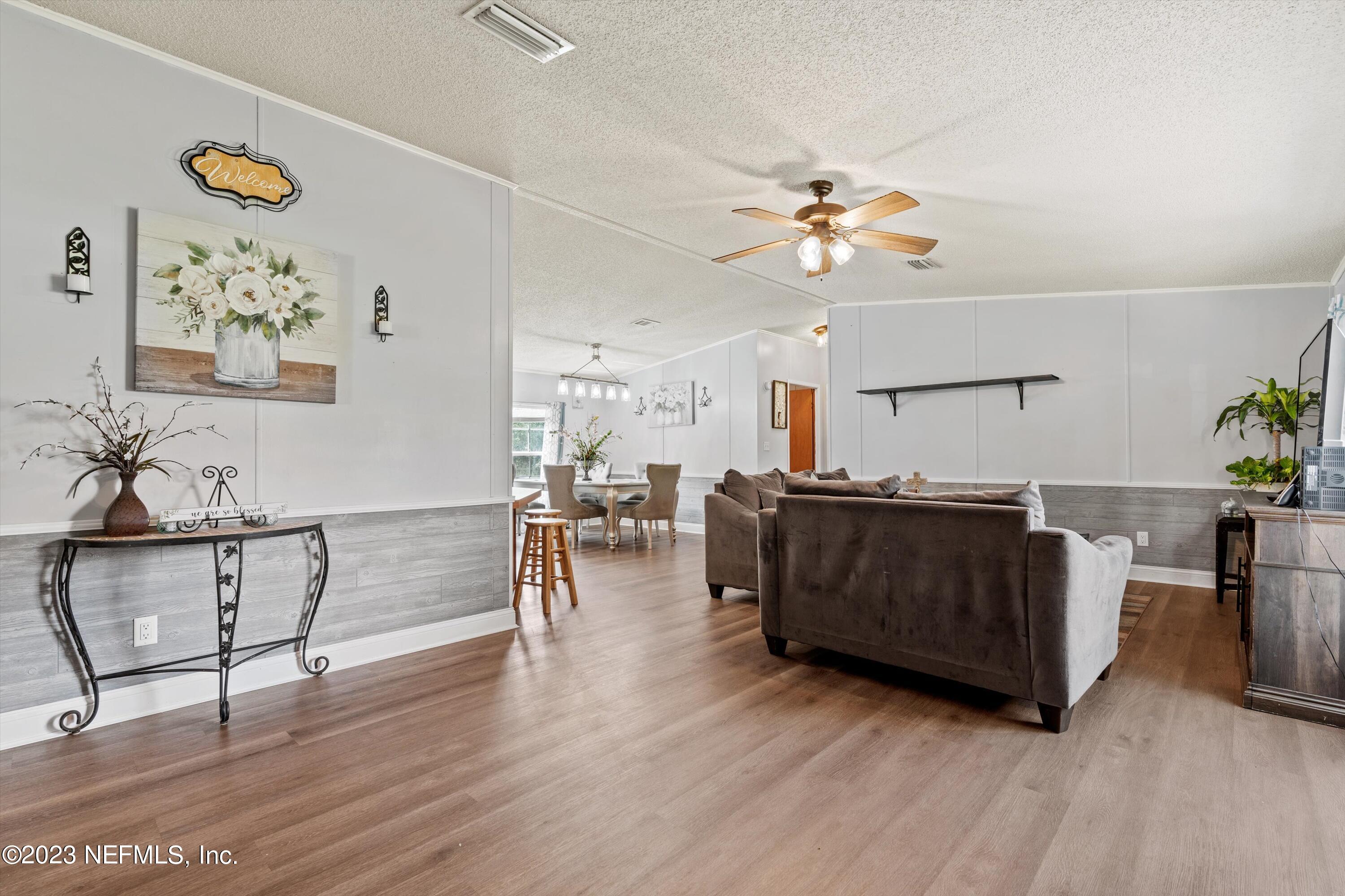 7940 Plummer Road Jacksonville, FL 32219 - Photo 5 of 27 05-Living Room